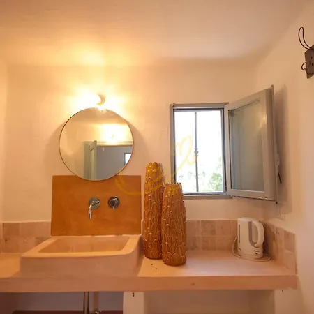 Td Trulli Chiara Tastefully Decorated With Pool