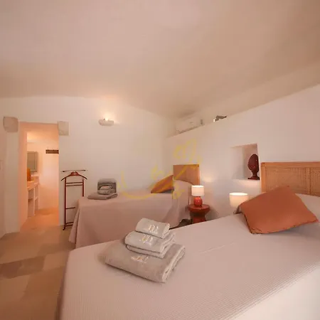 בית נופש Td Trulli Chiara Tastefully Decorated Trulli With Pool אוסטוני