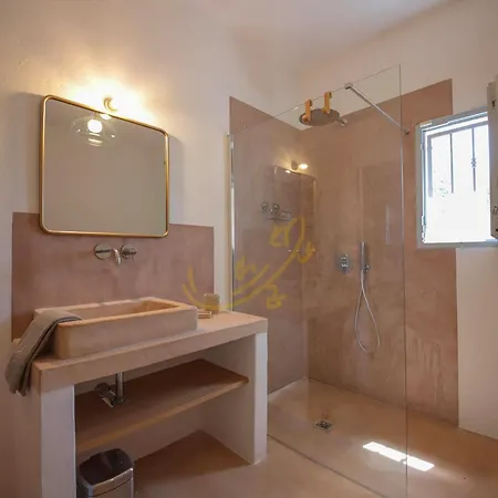 Td Trulli Chiara Tastefully Decorated Trulli With Pool