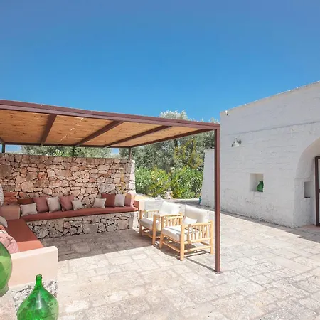 בית נופש Td Trulli Chiara Tastefully Decorated Trulli With Pool אוסטוני