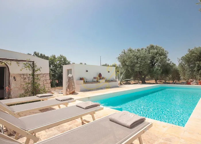 Holiday home Td Trulli Chiara Tastefully Decorated Trulli With Pool *