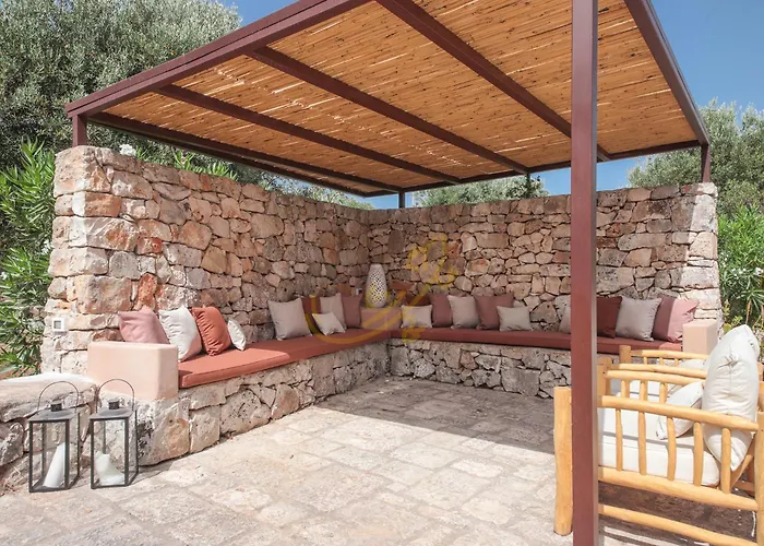 Holiday home Td Trulli Chiara Tastefully Decorated Trulli With Pool *